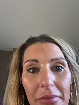 BaddieBossXX2 online show from 29, 11, 2025