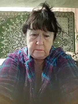 CrystalLime6411 online show from 7, 10, 2025