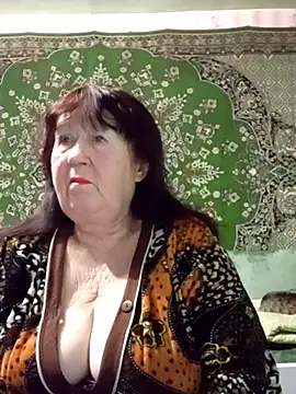 CrystalLime6411 online show from 3, 2, 2026