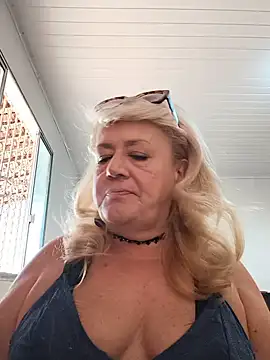 Snapshot of Belladama61 chatting on 17, 7, 2026 Belladama61 online show from 17, 7, 2026