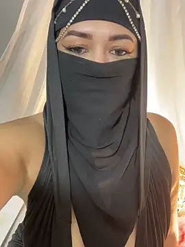 Amyraa  online show from 11, 9, 2025