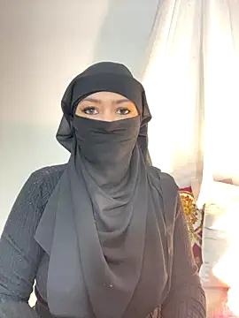 Amyraa  online show from 18, 10, 2025