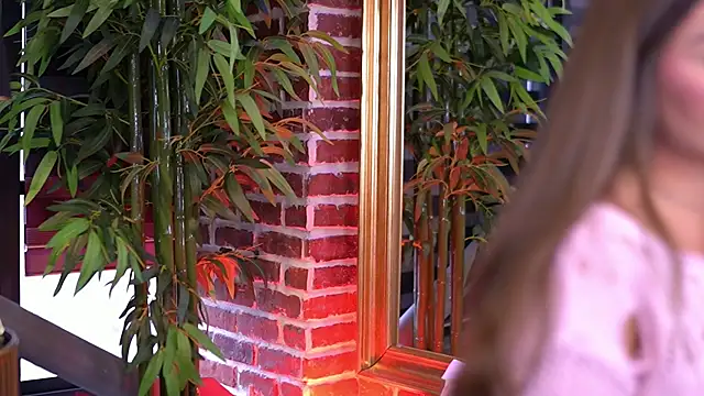 MillaSerene online show from 4, 12, 2025