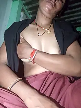 Snapshot of MISS_LOVE_001 chatting on 28, 9, 2025 MISS LOVE 001 online show from 28, 9, 2025