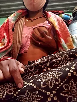 Snapshot of MISS_LOVE_001 chatting on 19, 11, 2025 MISS LOVE 001 online show from 19, 11, 2025