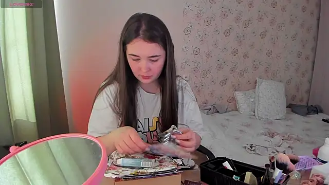 Alice next door online show from 3, 4, 2026