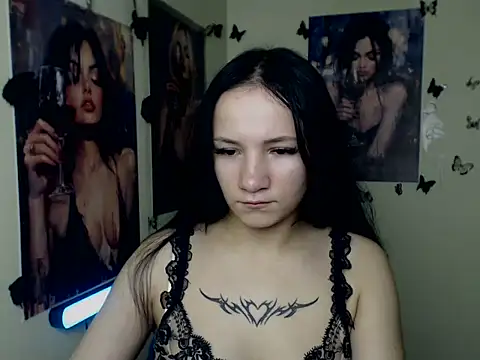 Snapshot of Em7MaA chatting on 13, 11, 2025 Em7MaA online show from 13, 11, 2025