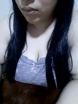 Snapshot of Madam-bezoul- chatting on 18, 10, 2025 Madam-bezoul- online show from 18, 10, 2025