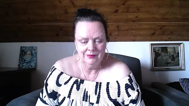 Snapshot of TiffanyMature chatting on 9, 6, 2026 TiffanyMature online show from 9, 6, 2026