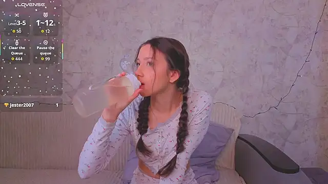 Snapshot of GiseleLamos chatting on 18, 12, 2025 GiseleLamos online show from 18, 12, 2025