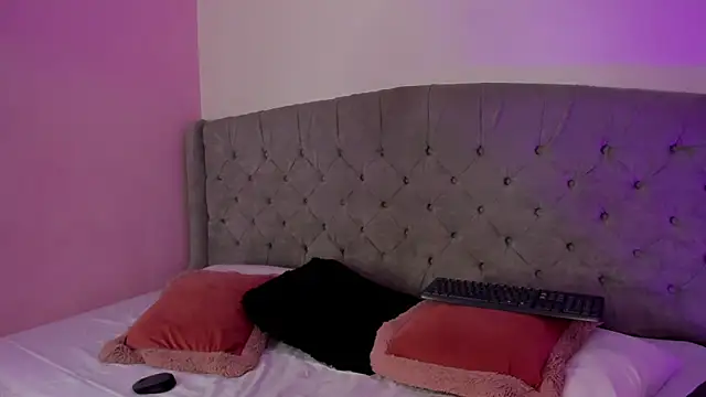 BianncaRibeiro online show from 20, 4, 2026