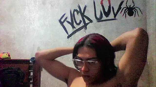 Snapshot of dirty_model chatting on 2, 12, 2025 dirty model online show from 2, 12, 2025