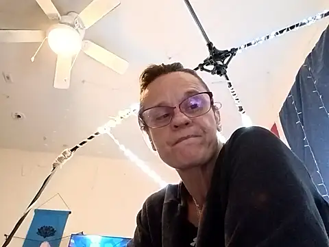 Snapshot of PremiumKitty chatting on 26, 10, 2025 PremiumKitty online show from 26, 10, 2025