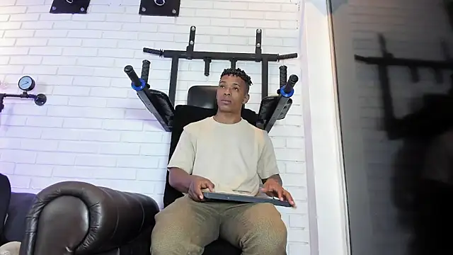 ItaloMoore online show from 13, 2, 2026