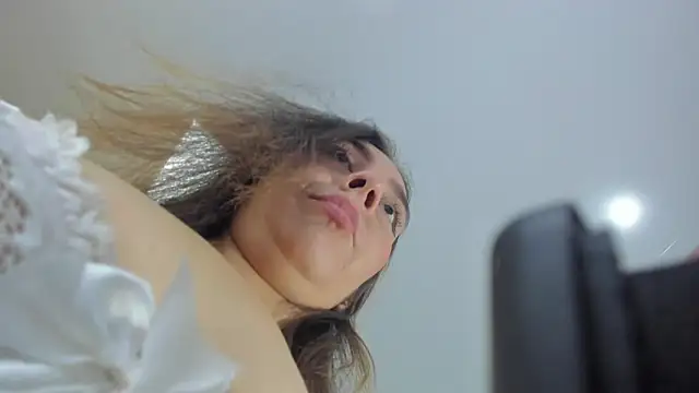 Snapshot of MELISSAROUGE chatting on 28, 10, 2025 MELISSAROUGE online show from 28, 10, 2025