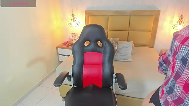 Snapshot of MELISSAROUGE chatting on 10, 11, 2025 MELISSAROUGE online show from 10, 11, 2025