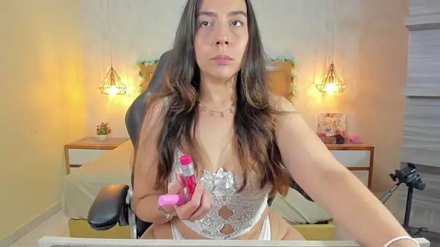 Snapshot of MELISSAROUGE chatting on 8, 1, 2026 MELISSAROUGE online show from 8, 1, 2026