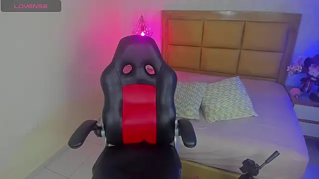 Snapshot of MELISSAROUGE chatting on 18, 2, 2026 MELISSAROUGE online show from 18, 2, 2026