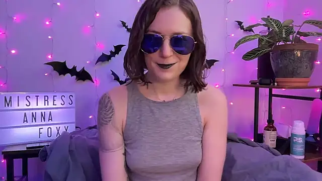 mistressannafoxx online show from 4, 11, 2025