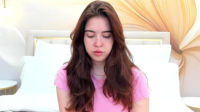 Snapshot of KimberlyBond chatting on 15, 9, 2025 KimberlyBond online show from 15, 9, 2025