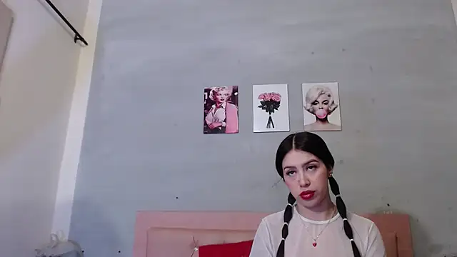 Olivia Spear online show from 18, 10, 2025