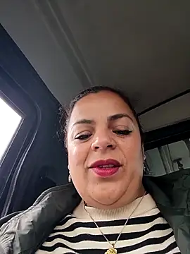 Mia-Glow online show from 10, 9, 2025