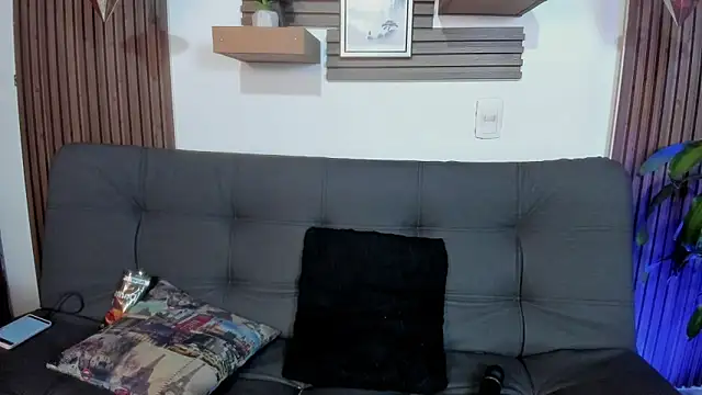 April  foxx online show from 4, 10, 2025