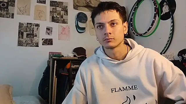 Snapshot of Dioniso_guy8 chatting on 6, 10, 2025 Dioniso guy8 online show from 6, 10, 2025