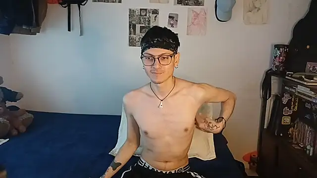 Snapshot of Dioniso_guy8 chatting on 7, 10, 2025 Dioniso guy8 online show from 7, 10, 2025