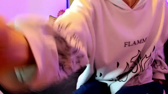 Snapshot of Dioniso_guy8 chatting on 15, 12, 2025 Dioniso guy8 online show from 15, 12, 2025