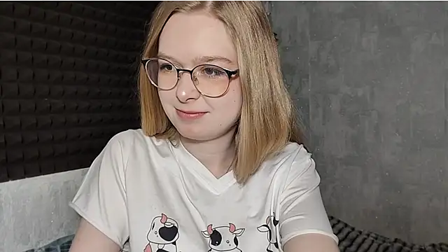 Snapshot of LiaVibes chatting on 2, 3, 2026 LiaVibes online show from 2, 3, 2026