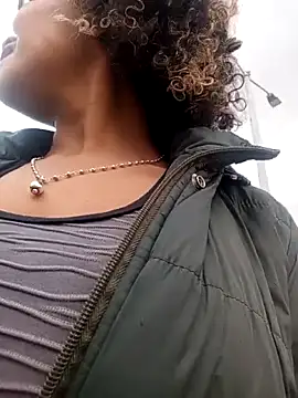 BiiancaEstradaa online show from 10, 10, 2025