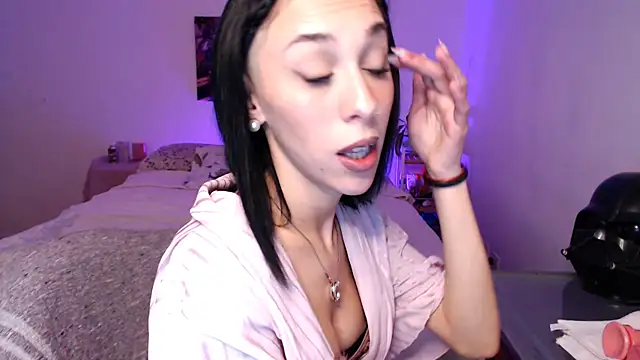 Snapshot of Sofia_Amour chatting on 8, 9, 2025 Sofia Amour online show from 8, 9, 2025