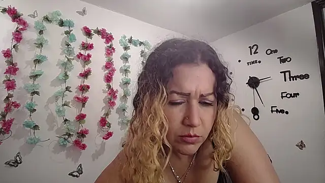 Snapshot of Skarleth_Diaz chatting on 21, 9, 2025 Skarleth Diaz online show from 21, 9, 2025