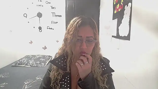 Skarleth Diaz online show from 20, 2, 2026