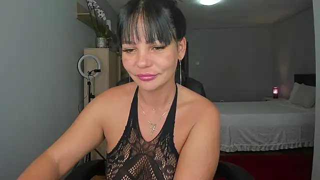 Snapshot of Ella_sweety00 chatting on 2, 10, 2025 Ella sweety00 online show from 2, 10, 2025