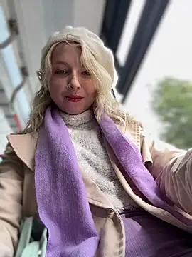 Snapshot of EveLittleSinner chatting on 24, 9, 2025 EveLittleSinner online show from 24, 9, 2025