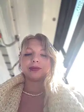 Snapshot of EveLittleSinner chatting on 30, 9, 2025 EveLittleSinner online show from 30, 9, 2025