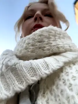 Snapshot of EveLittleSinner chatting on 18, 10, 2025 EveLittleSinner online show from 18, 10, 2025