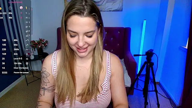 Snapshot of Emma__Ross chatting on 14, 6, 2026 Emma Ross online show from 14, 6, 2026
