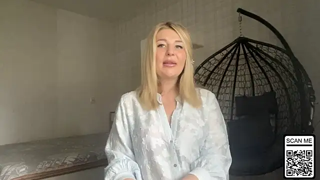 Snapshot of Blondie_xoxoxo chatting on 14, 6, 2026 Blondie xoxoxo online show from 14, 6, 2026