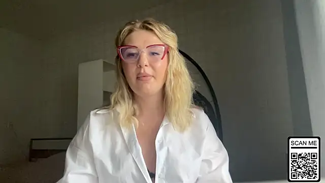 Snapshot of Blondie_xoxoxo chatting on 26, 6, 2026 Blondie xoxoxo online show from 26, 6, 2026