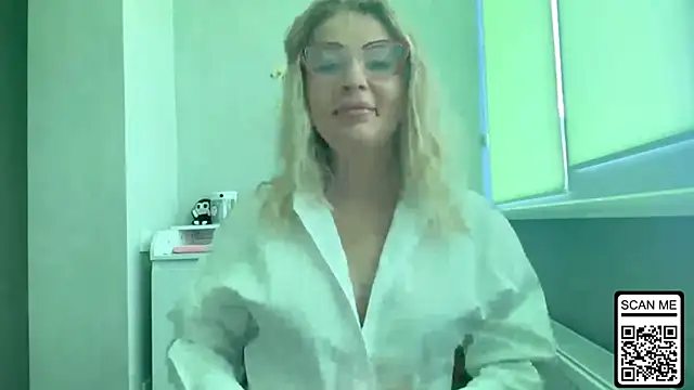 Snapshot of Blondie_xoxoxo chatting on 12, 7, 2026 Blondie xoxoxo online show from 12, 7, 2026