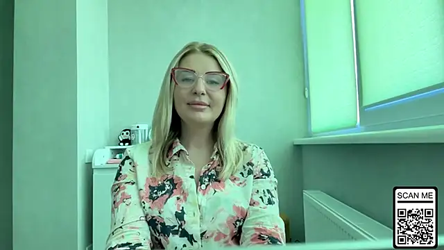 Snapshot of Blondie_xoxoxo chatting on 14, 7, 2026 Blondie xoxoxo online show from 14, 7, 2026