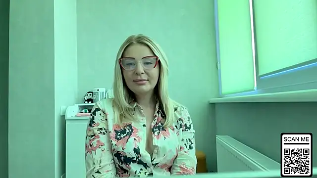 Snapshot of Blondie_xoxoxo chatting on 14, 7, 2026 Blondie xoxoxo online show from 14, 7, 2026