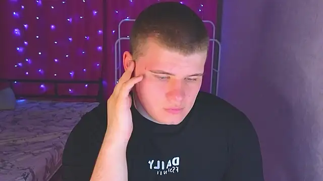 kittenmurr online show from 16, 4, 2026