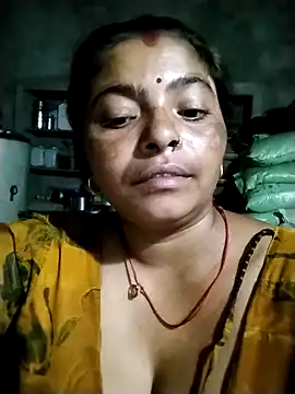 Snapshot of cut_renukadevi chatting on 17, 9, 2025 cut renukadevi online show from 17, 9, 2025