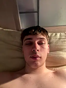 Snapshot of Fappatore_Nato05 chatting on 17, 9, 2025 Fappatore Nato05 online show from 17, 9, 2025