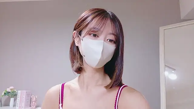 Yuna-ch online show from 5, 10, 2025