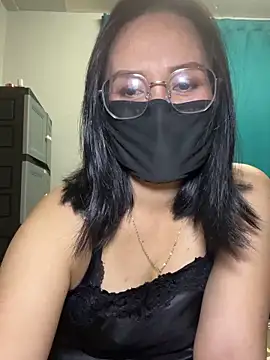 melyiaaa online show from 15, 4, 2026